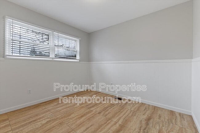 Building Photo - 3539 N Arlington Pl