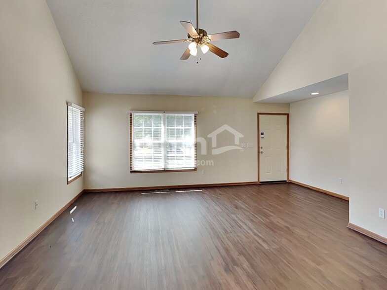 Building Photo - 242 Iris Trail Dr