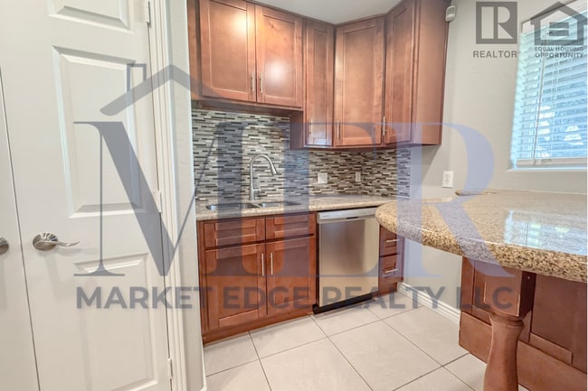 Building Photo - 5Bed/5Bath House at University Dr/Priest Dr! Move-In Ready on 05/07/2026! - 4 CAR CARPORT! NO HOA!