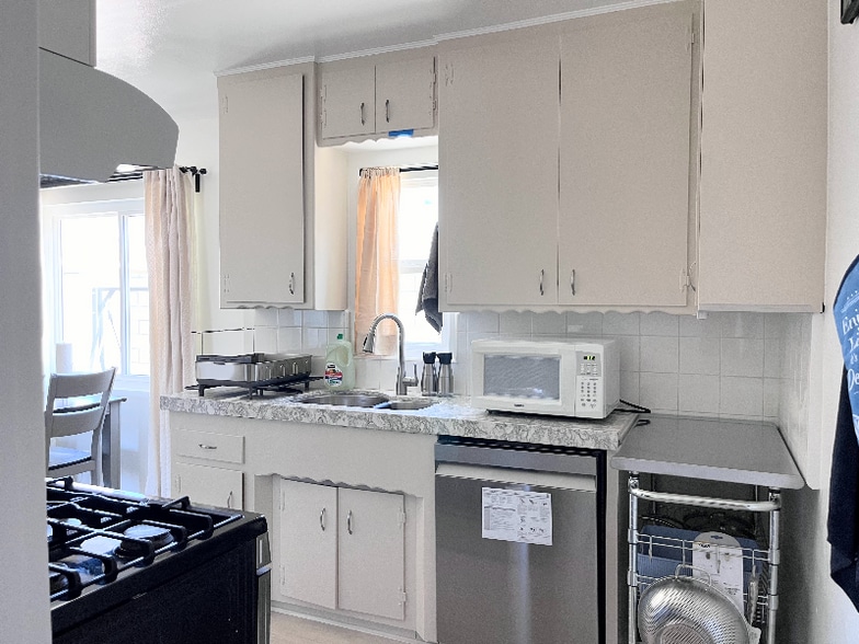 Building Photo - 17700 S Western Ave