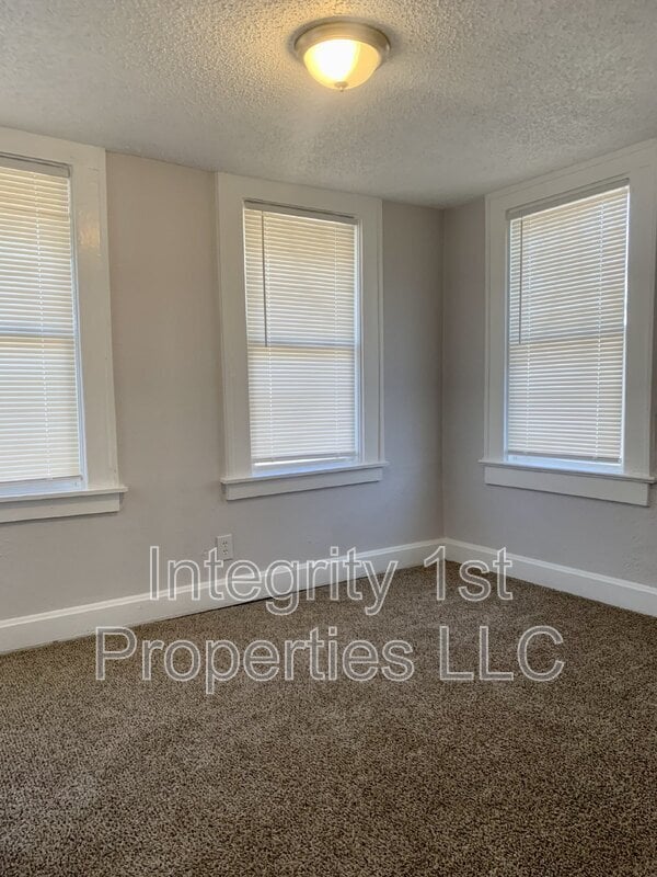 Building Photo - 3412 Bales Ave