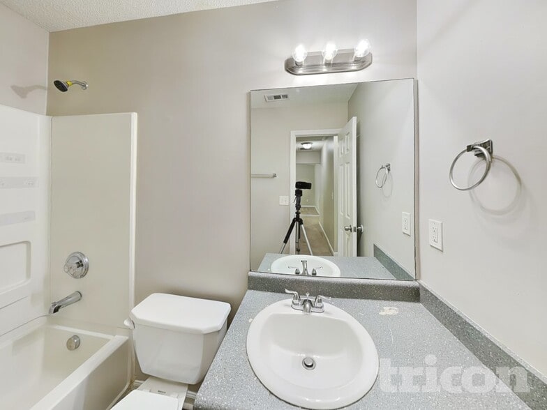 Building Photo - 372 Cheri Pl