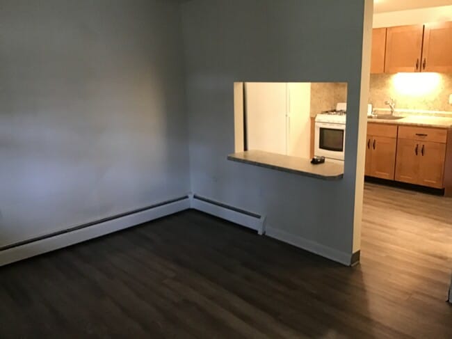 Building Photo - Glenn Wyn