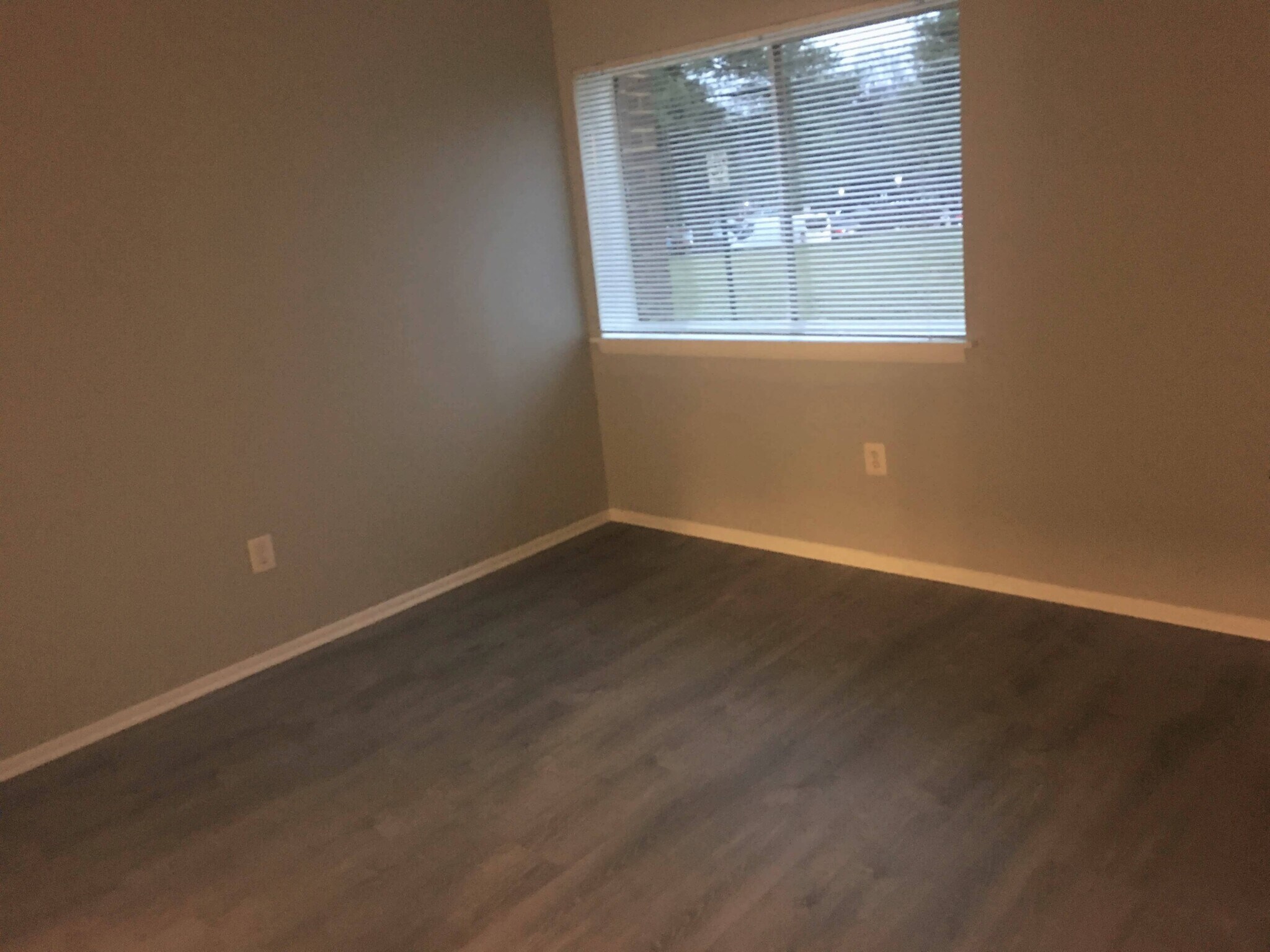 Building Photo - 10241 Prince Pl