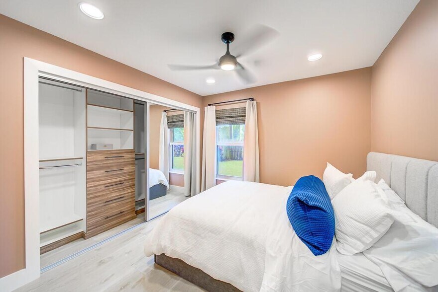 Building Photo - 1853 Shower Tree Way