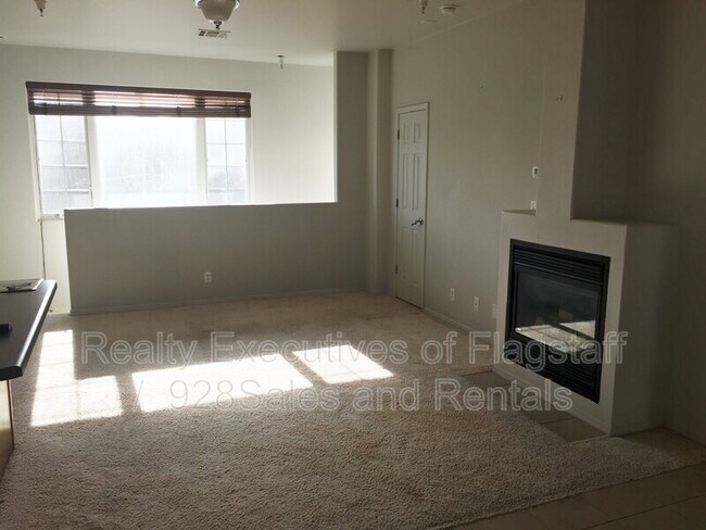 Building Photo - 2367 W Silverton Dr