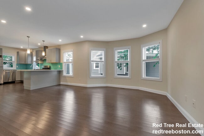 Building Photo - 161 4th St