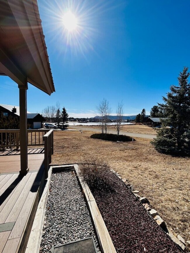 Building Photo - Stunning 3-Bedroom, 2-Bath Home with Lake Views!