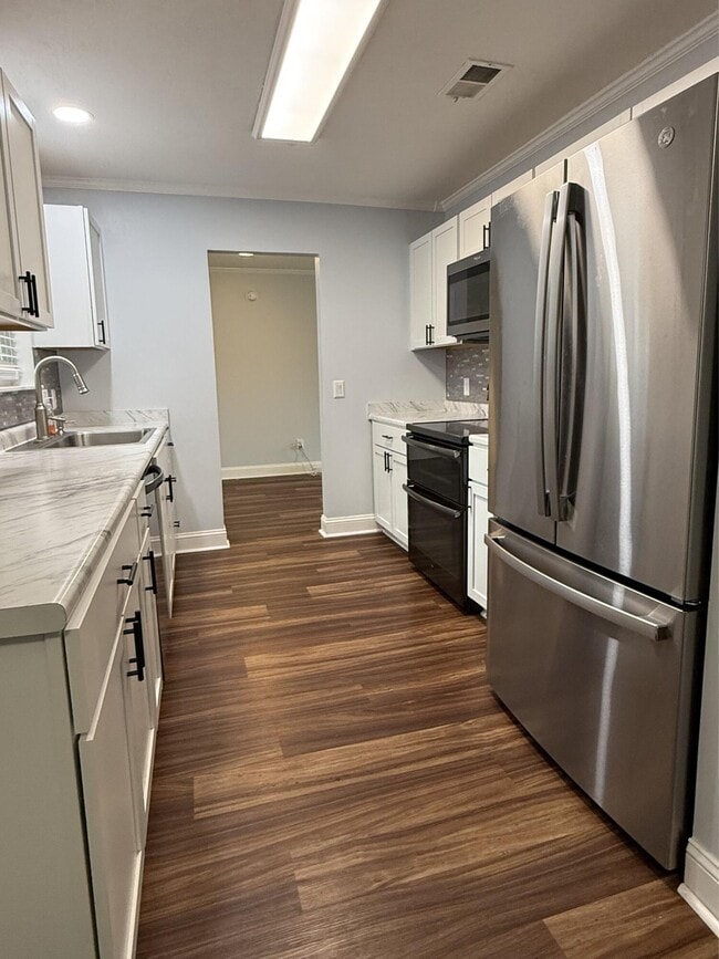 Building Photo - 709 Osage Dr