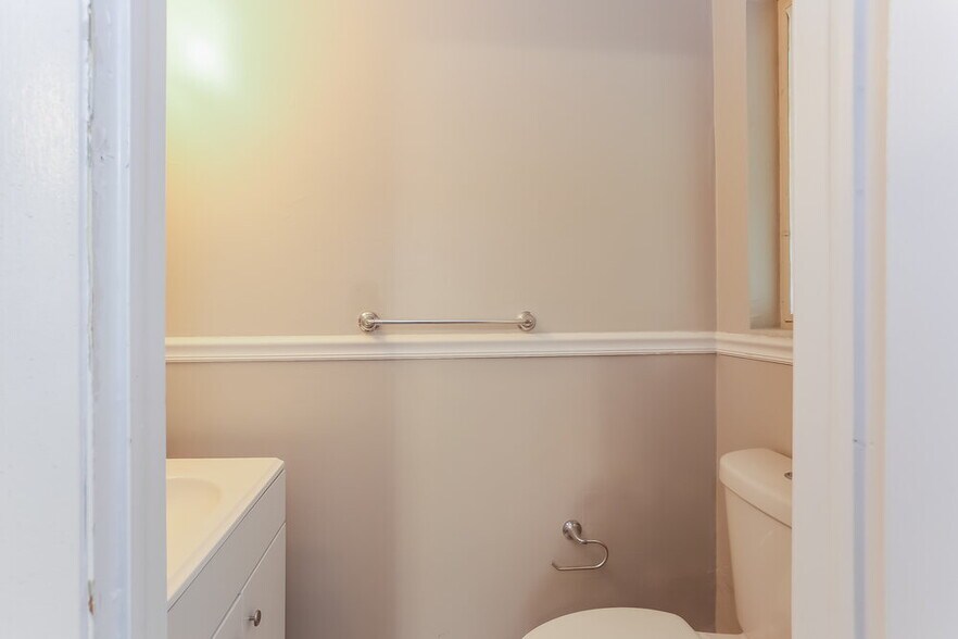 Building Photo - 4733 Samba Dr