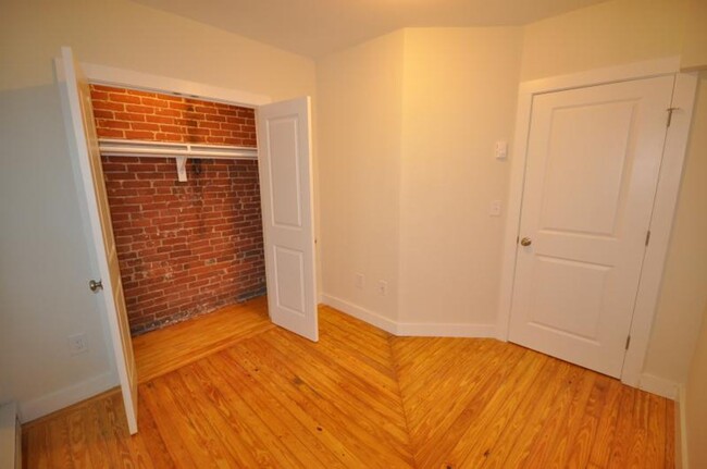 Building Photo - South End Area of Boston, In-Unit Washer a...