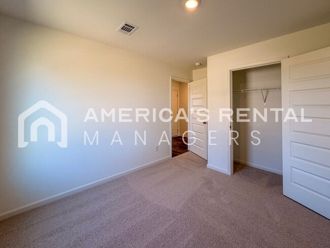 Building Photo - Sign a 13-month lease by 3/31/2026 to receive a $500 Gift Card! New Construction Home for Rent in...