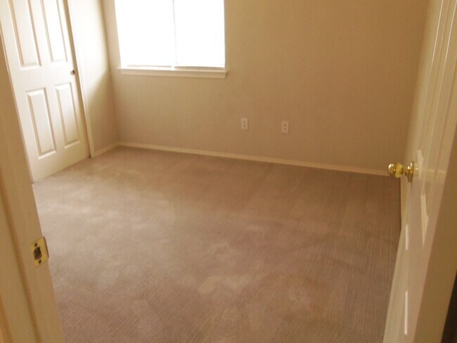 Building Photo - 2414 Tracey Ann Ln