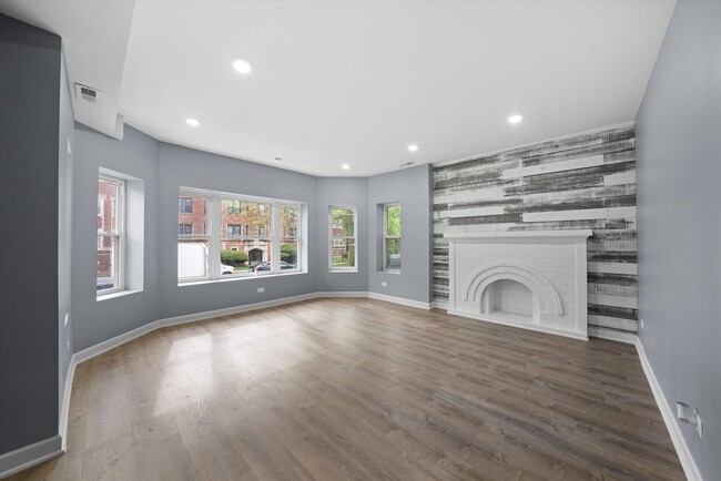 Building Photo - 7716 S Kingston Ave
