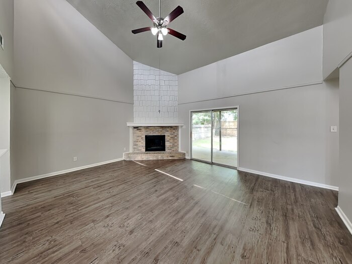 Building Photo - 16830 S Lighthouse Dr