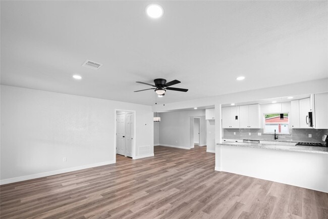 Building Photo - 524 Dunnam Ave