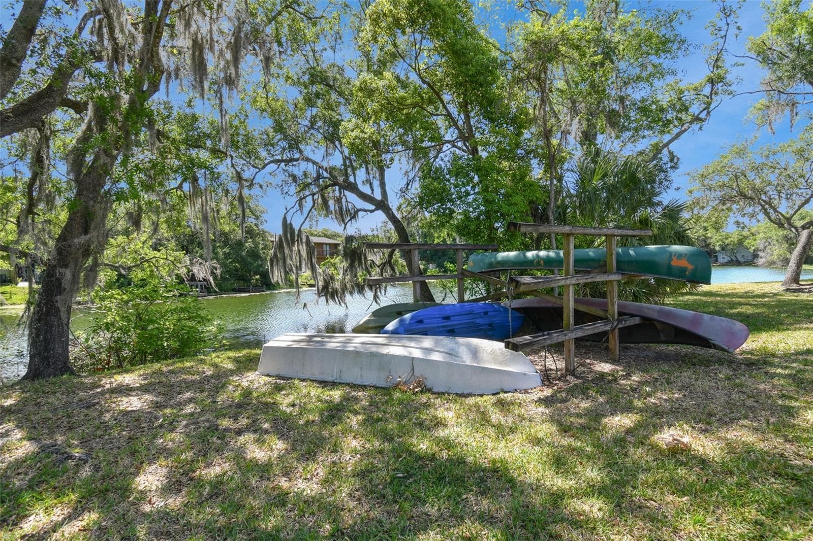 Building Photo - 4141 Dolphin Dr