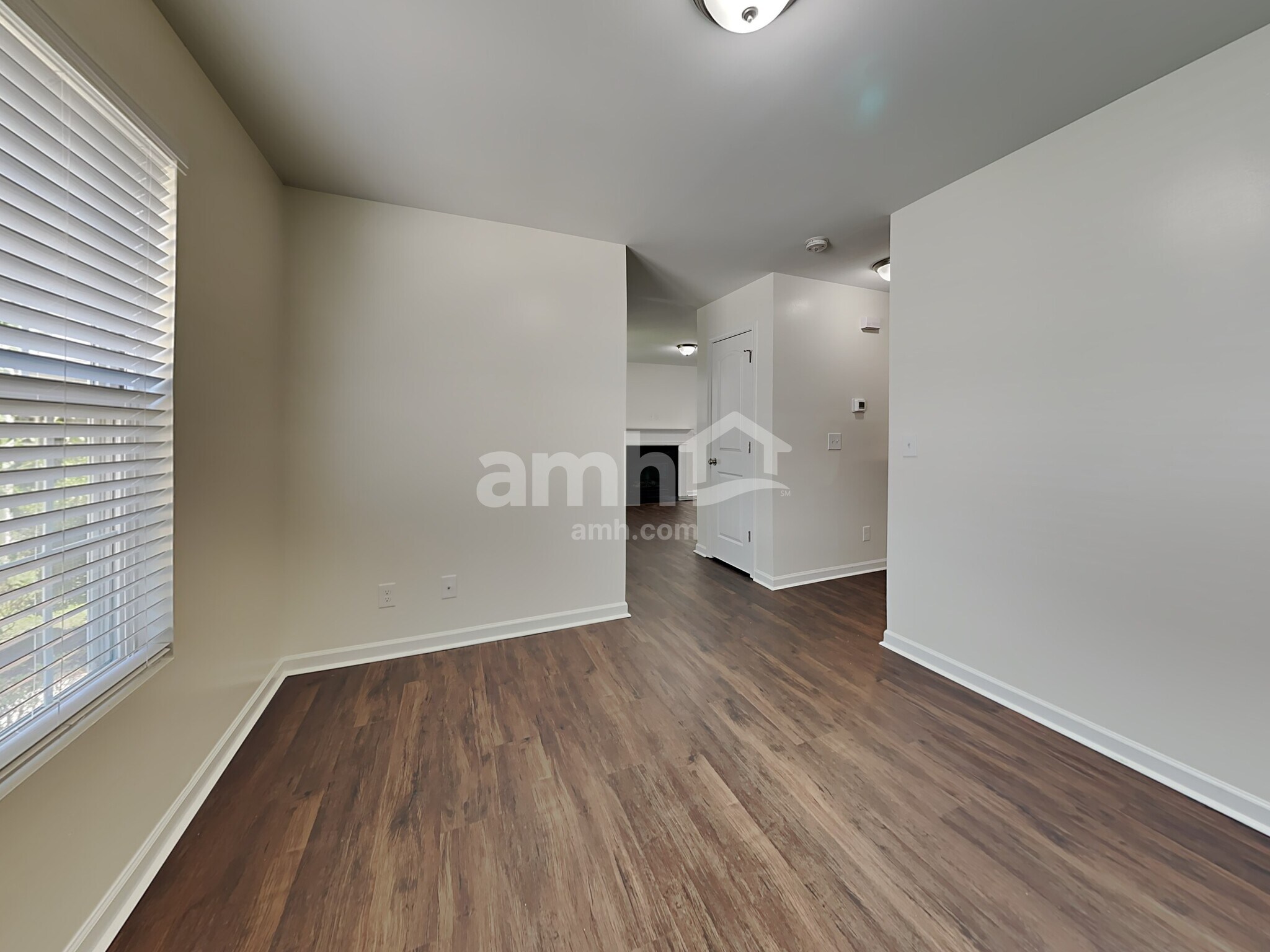Building Photo - 132 Drewsbury Dr