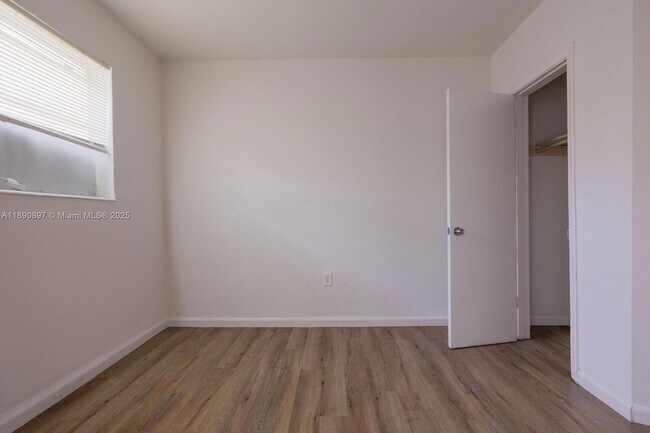 Building Photo - 26701 SW 137th Ave