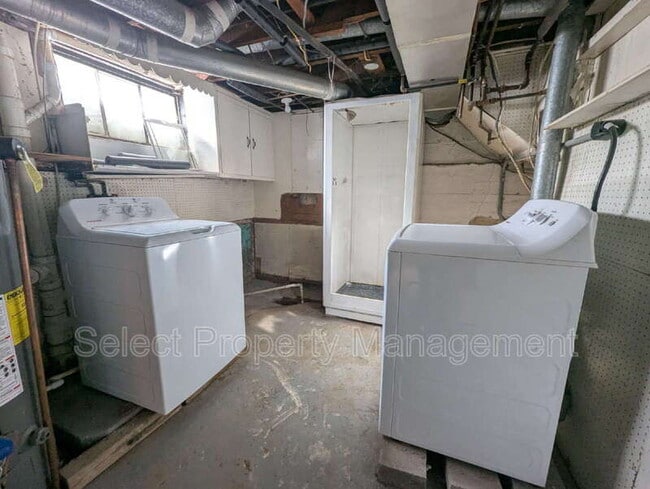 Building Photo - 1131 Pemberton Dr