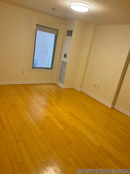 Building Photo - 40 Boylston St