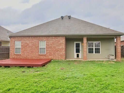 Building Photo - Great Home - Mid-Del Schools - Storm Shelter