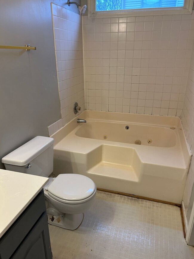 Building Photo - 716 Bluffridge Trail