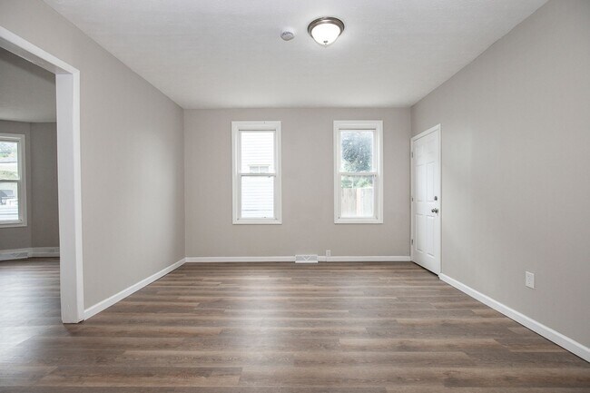 Building Photo - 3422 W 52nd St