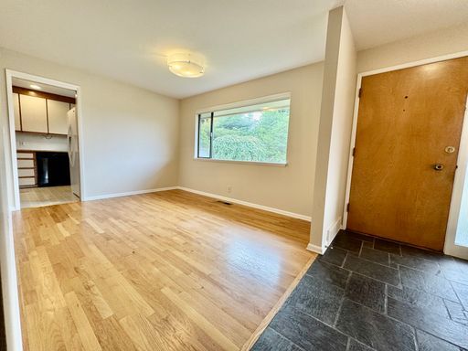 Building Photo - Large Mid-Century Home in Magnolia! AVAILABLE 6/8/2026!