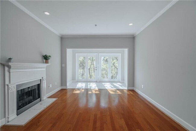 Building Photo - 2865 Lenox Rd NE