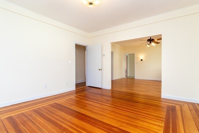 Building Photo - 8 Hastings St