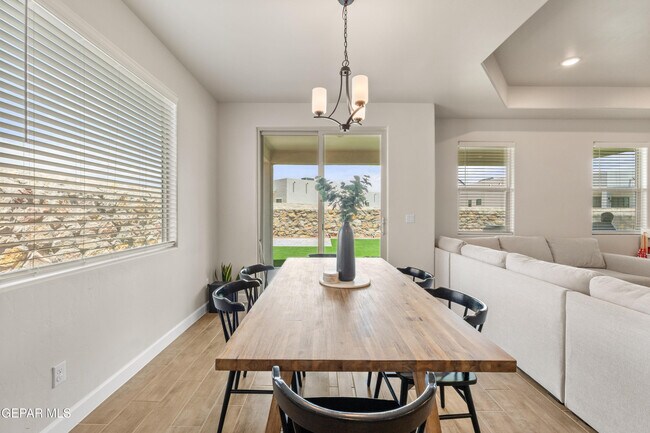 Building Photo - 828 Paseo Solar Dr
