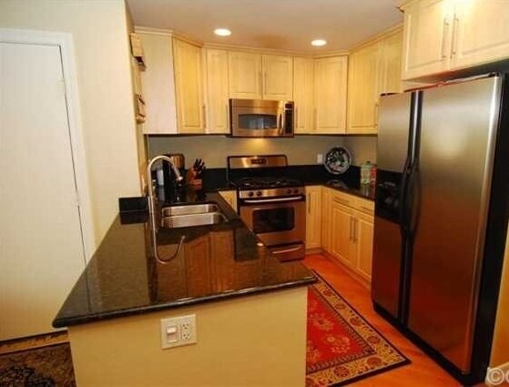 Kitchen - 6067 Terrace Ln