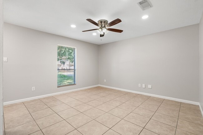 Building Photo - 81 S Wavy Oak Cir