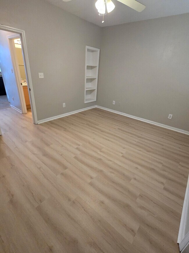 Building Photo - 3400 Old Bainbridge Rd