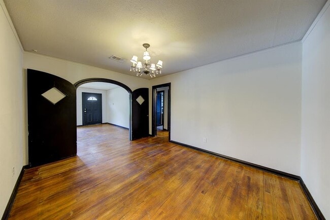 Building Photo - 5233 Brinkman St