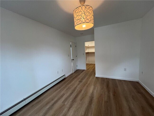 Building Photo - 9 Turner Ave