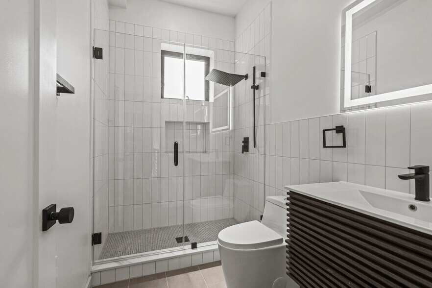 Building Photo - 41 47th St