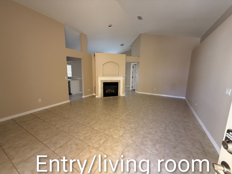 Building Photo - 908 Troon Cir