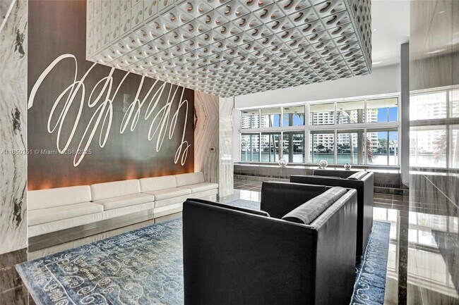 Building Photo - 335 S Biscayne Blvd
