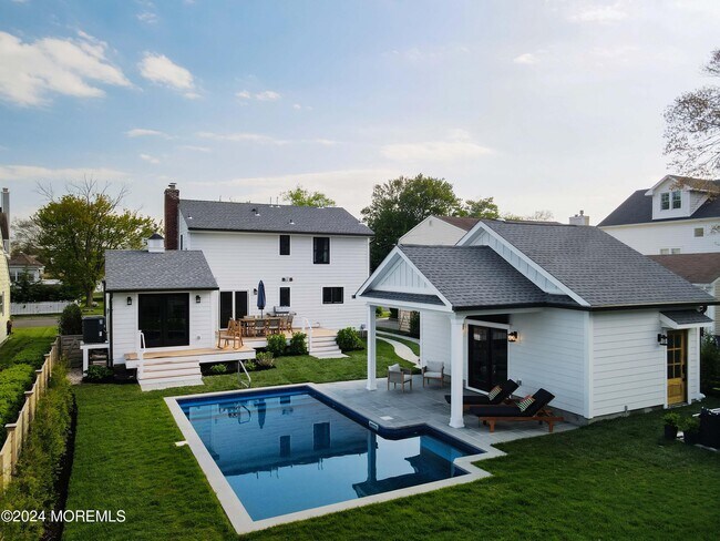 Building Photo - 408 Central Ave