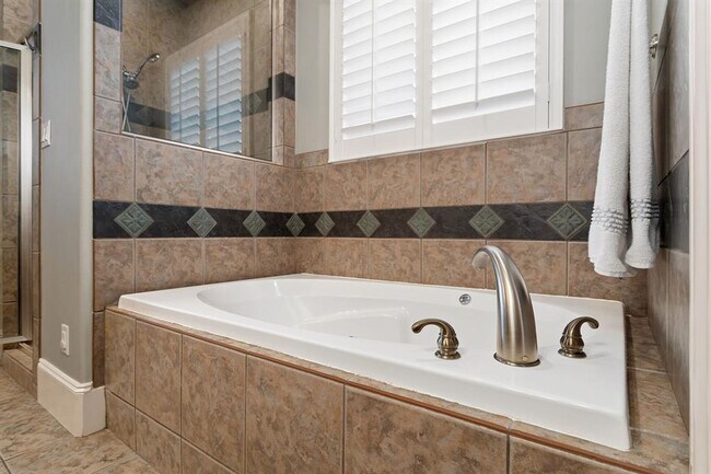 Building Photo - 2963 Settler's Way Dr