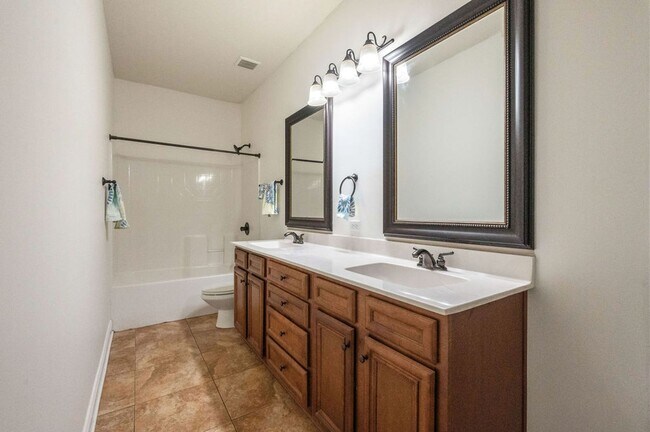 Building Photo - 4-BR Niceville Rental with Gourmet Kitchen & 2-Car Garage!