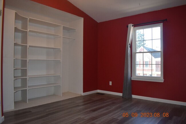Building Photo - Lovely Updated Littleton Townhome in Wonderful Location