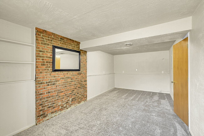 Building Photo - $2,495.00 - 4 Beds 2 Baths, Single Family ...