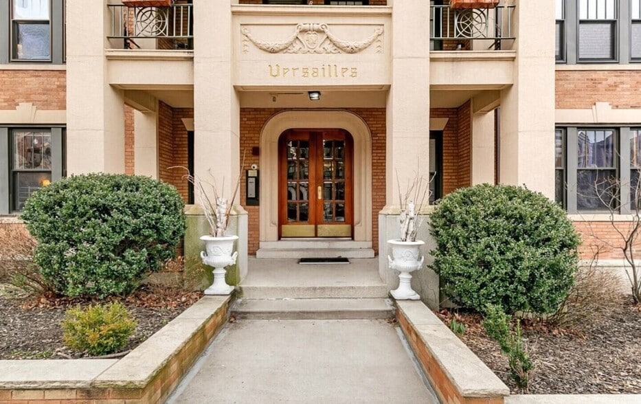 Building Photo - 452 Park Dr