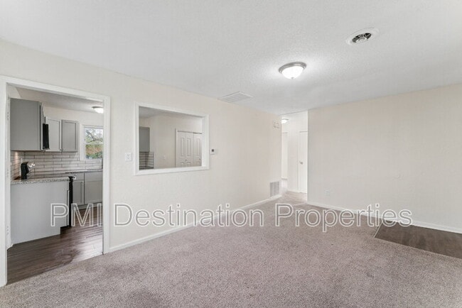 Building Photo - 5026 Locust Ave