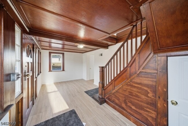 Building Photo - 75 Lakeview Terrace