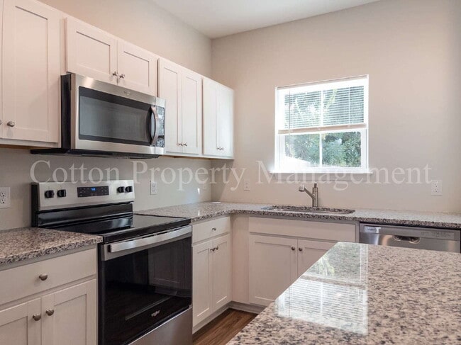 Building Photo - 9044 Laurel Bay Ln