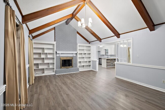 Building Photo - 548 Vineland Dr